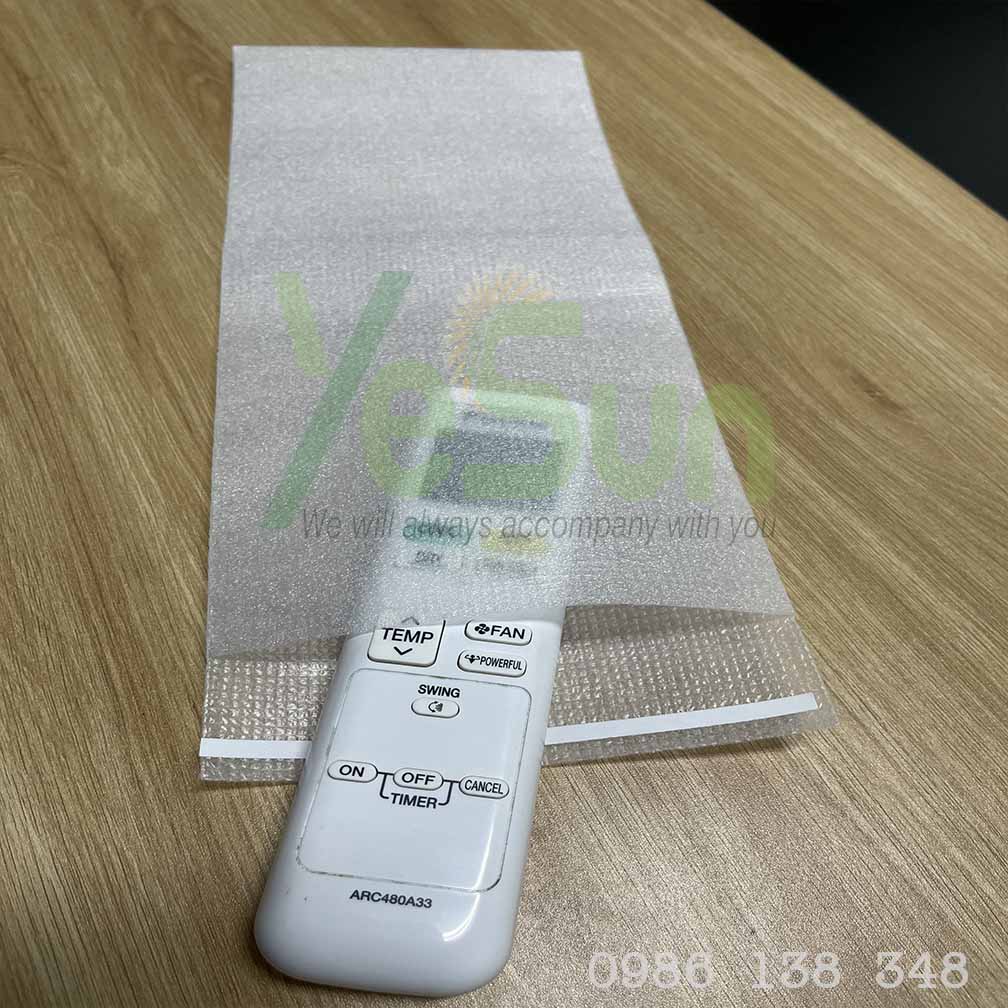 Túi xốp foam 180x365x1mm có băng keo chờ.